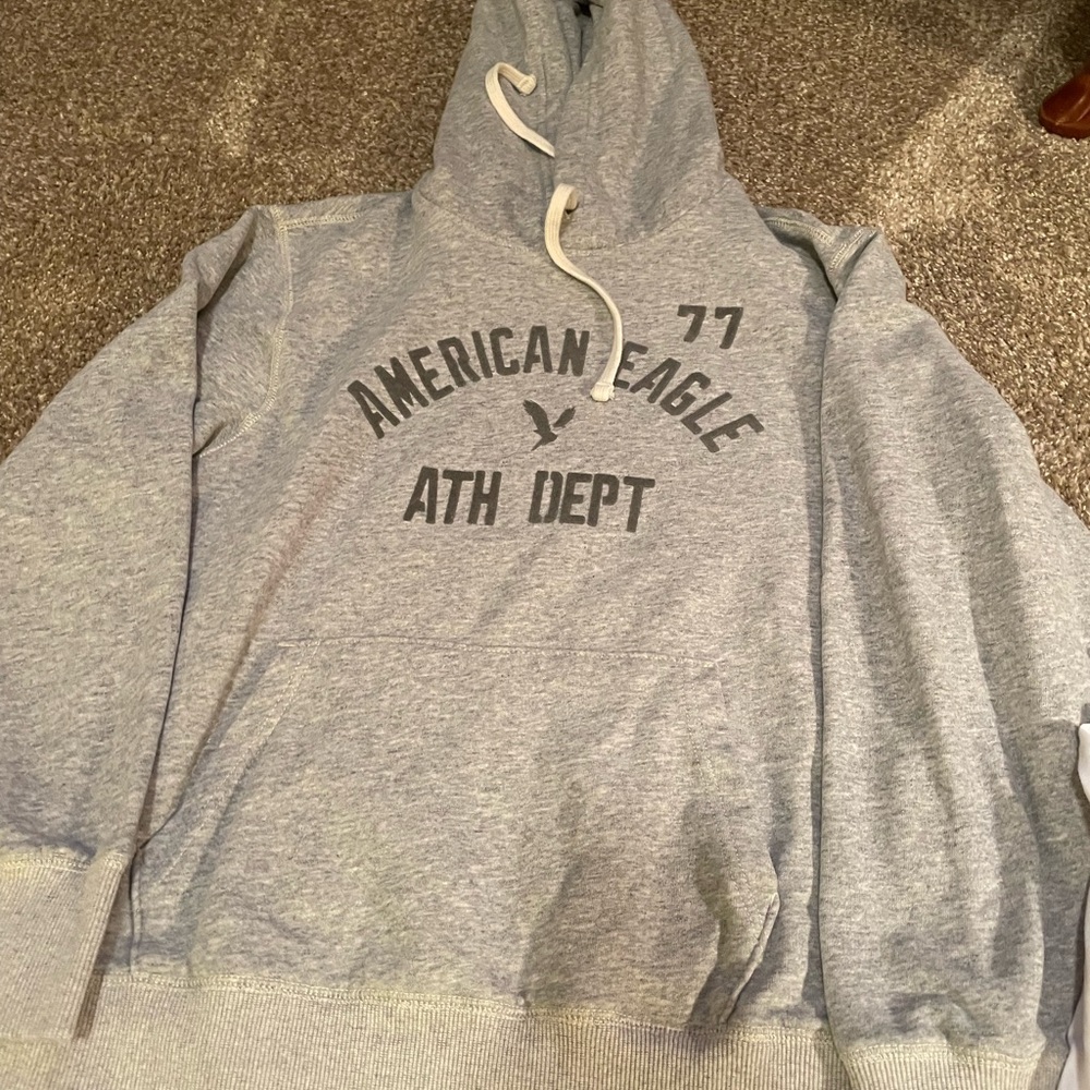 Men’s size Medium Gray American Eagle hoodie